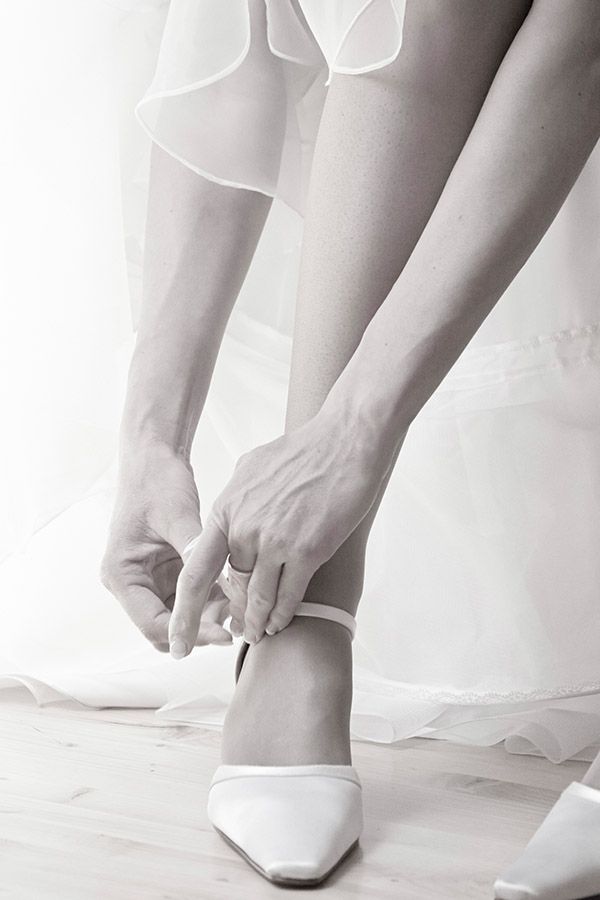 Hochzeitsfotografie_lebt_von_der_Kombination_großer_Gruppenaufnahmen_und_entdeckter_Detail-Fotos